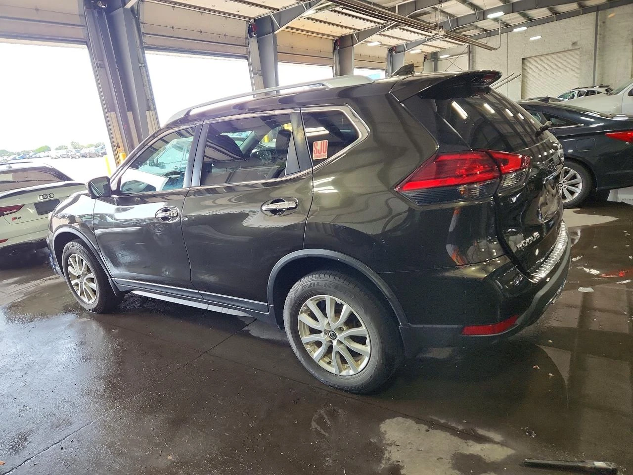 Nissan Rogue 2.5l Sv, снимка 2 - Автомобили и джипове - 56145174