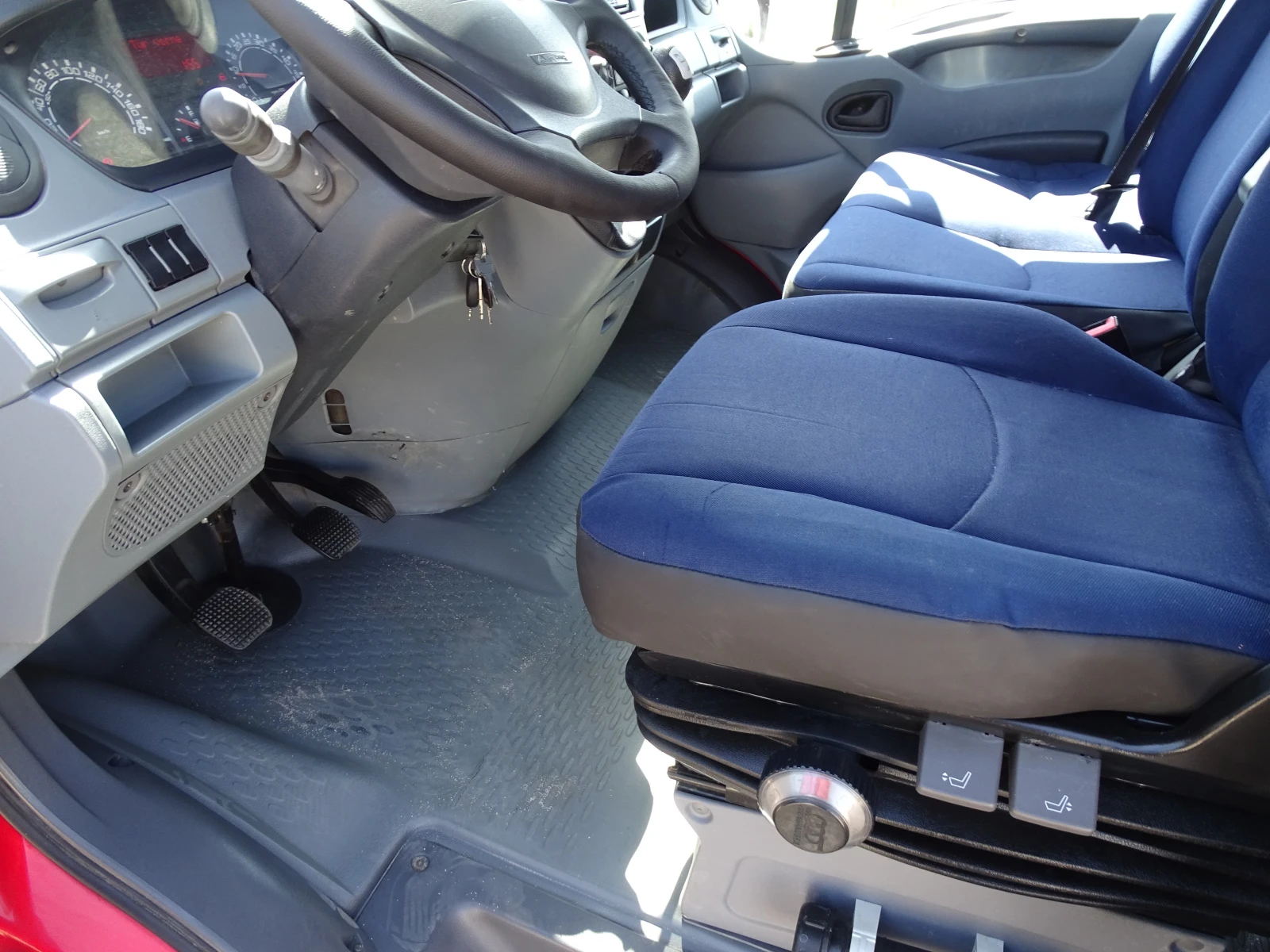 Iveco 35c15 3.0HPI  КАТ. * Б* 7-места, снимка 11 - Бусове и автобуси - 54225263