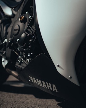 Yamaha YZF-R1 Restyling, снимка 7