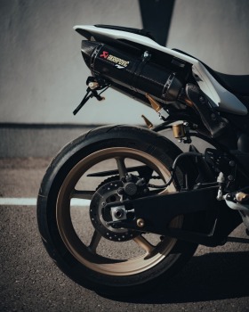 Yamaha YZF-R1 Restyling, снимка 6