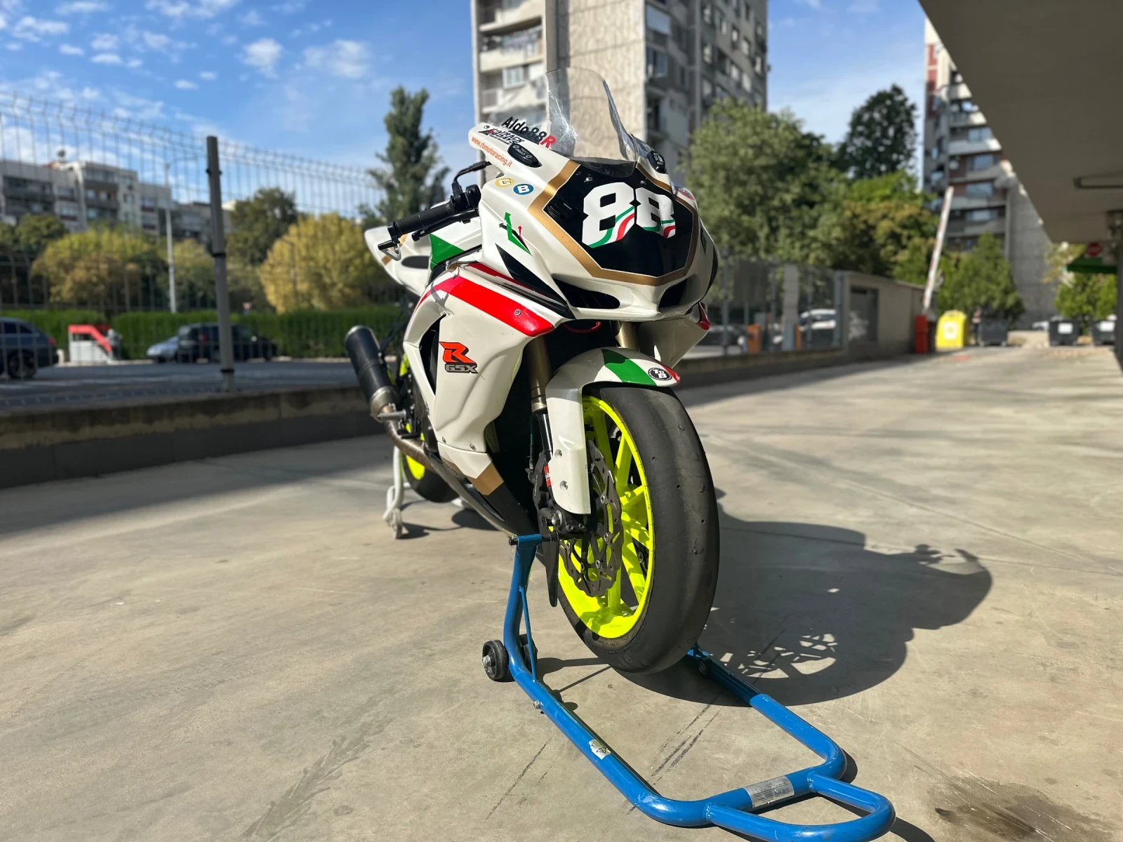 Suzuki Gsxr 750 - изображение 4