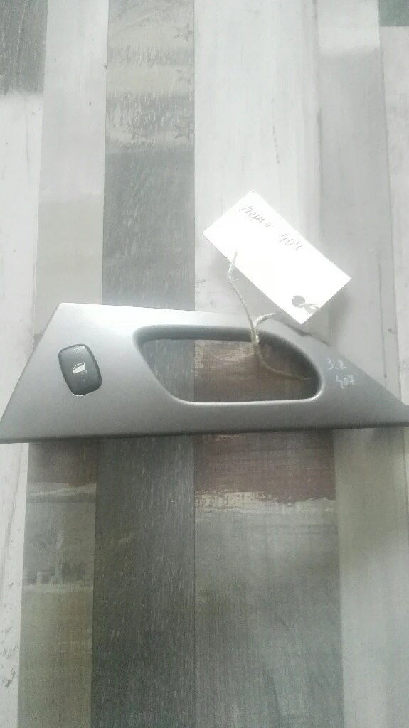 Копче ел стъкло задно дясно Пежо 407 (8)