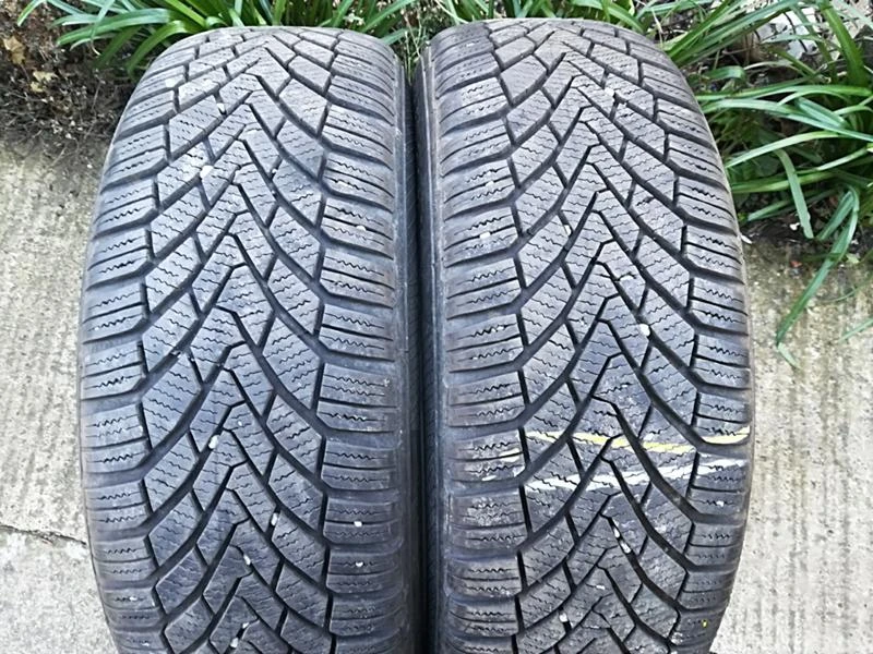 Гуми Зимни 185/60R15, снимка 1 - Гуми и джанти - 23733007