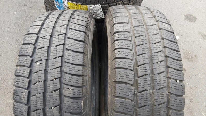 Гуми Зимни 205/65R16, снимка 1 - Гуми и джанти - 27418018