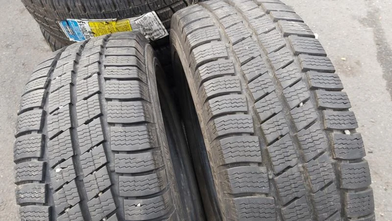 Гуми Зимни 205/65R16, снимка 2 - Гуми и джанти - 27418018