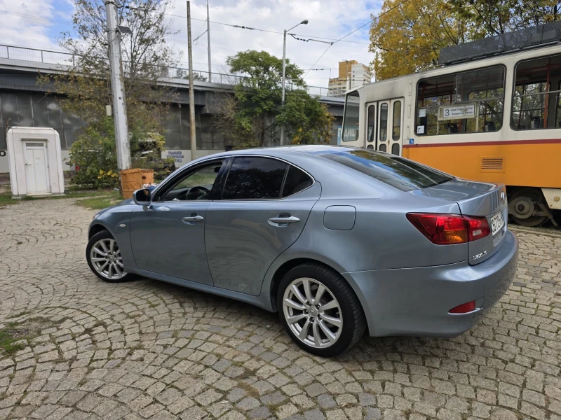 Lexus IS 220d 2.2, снимка 9 - Автомобили и джипове - 47637174