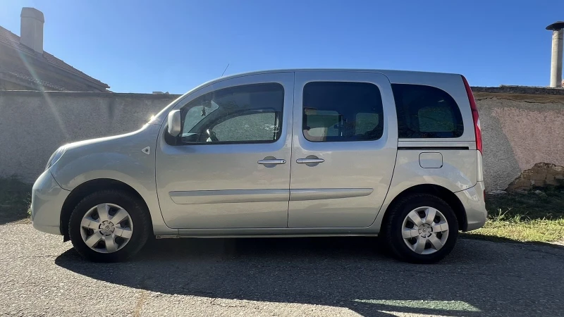 Renault Kangoo Ван, снимка 4 - Автомобили и джипове - 47578302