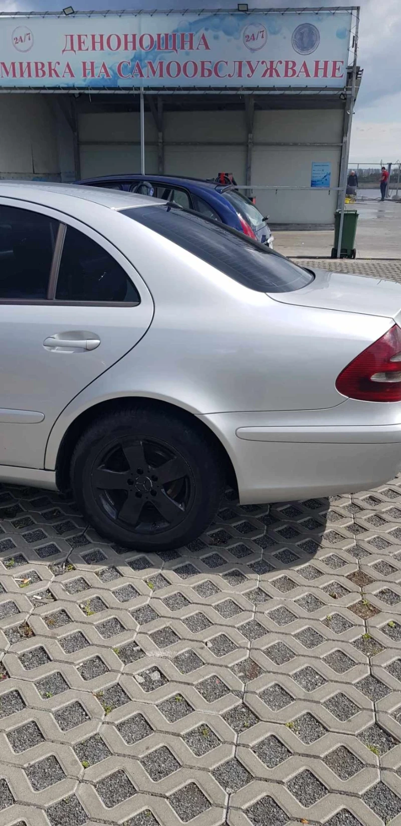 Mercedes-Benz E 220, снимка 2 - Автомобили и джипове - 47953928