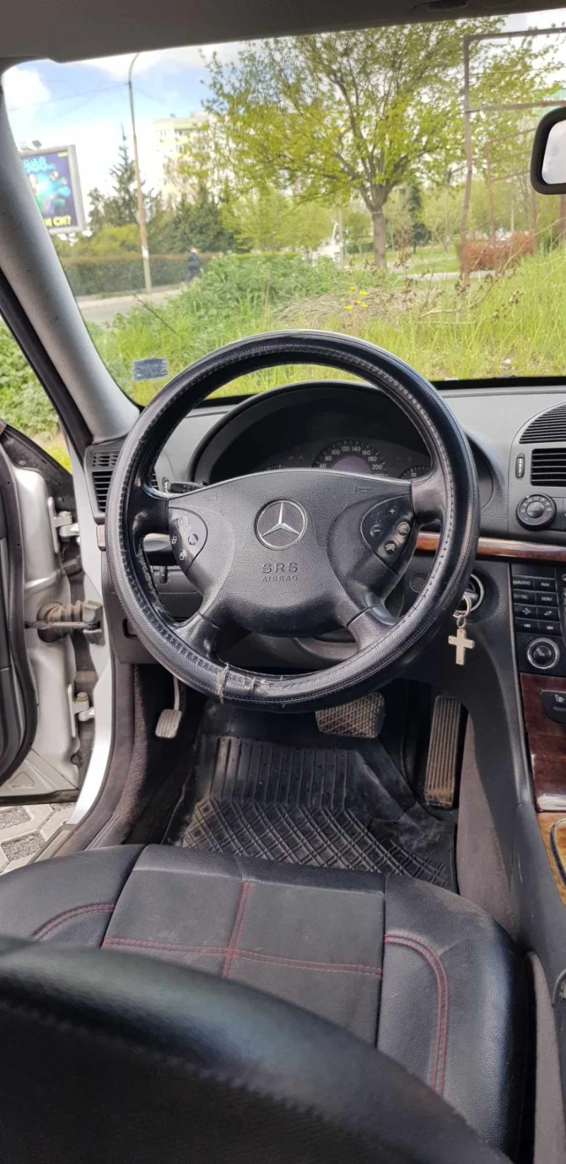 Mercedes-Benz E 220, снимка 7 - Автомобили и джипове - 47953928