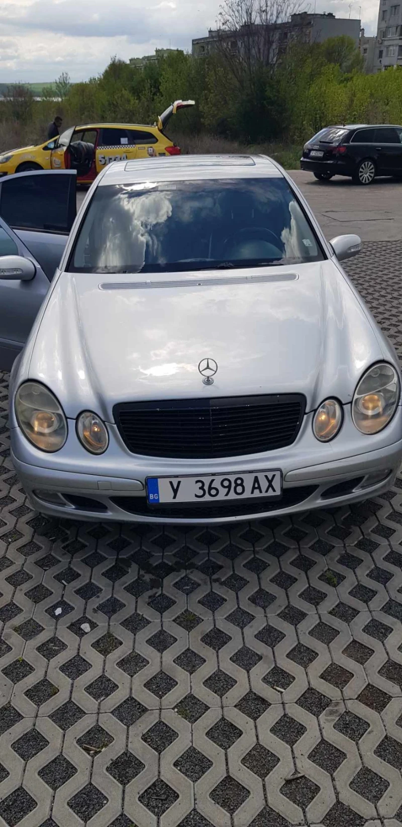 Mercedes-Benz E 220, снимка 8 - Автомобили и джипове - 47953928