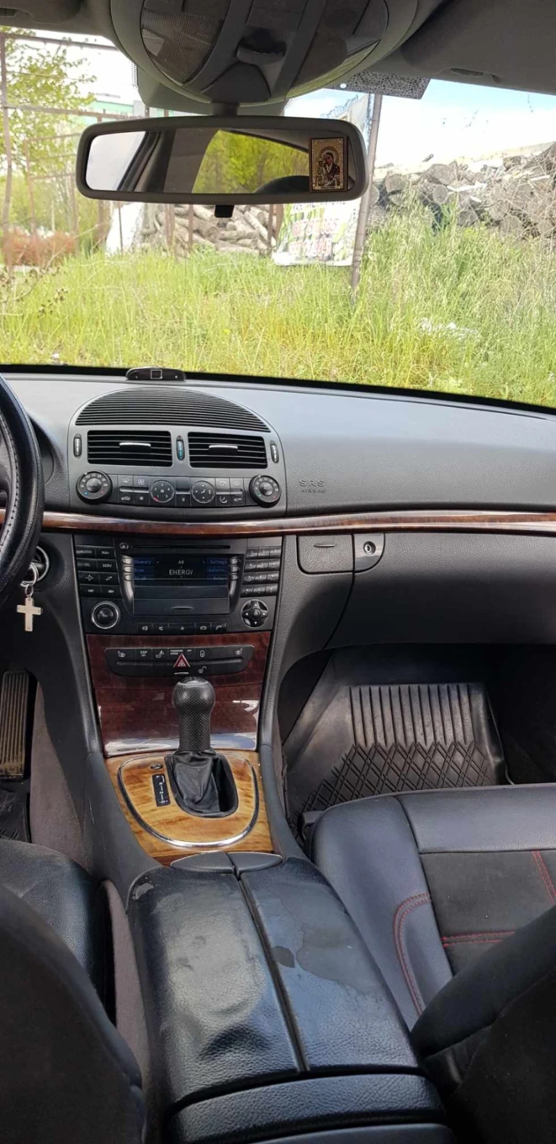 Mercedes-Benz E 220, снимка 6 - Автомобили и джипове - 47953928