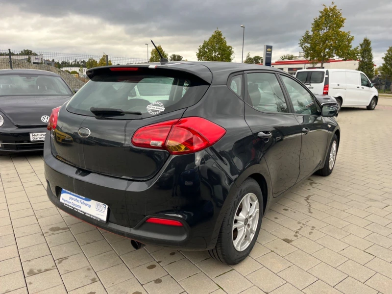 Kia Ceed Attract Plus 1.4i, снимка 6 - Автомобили и джипове - 49271004