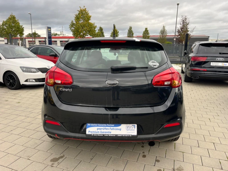 Kia Ceed Attract Plus 1.4i, снимка 5 - Автомобили и джипове - 49271004