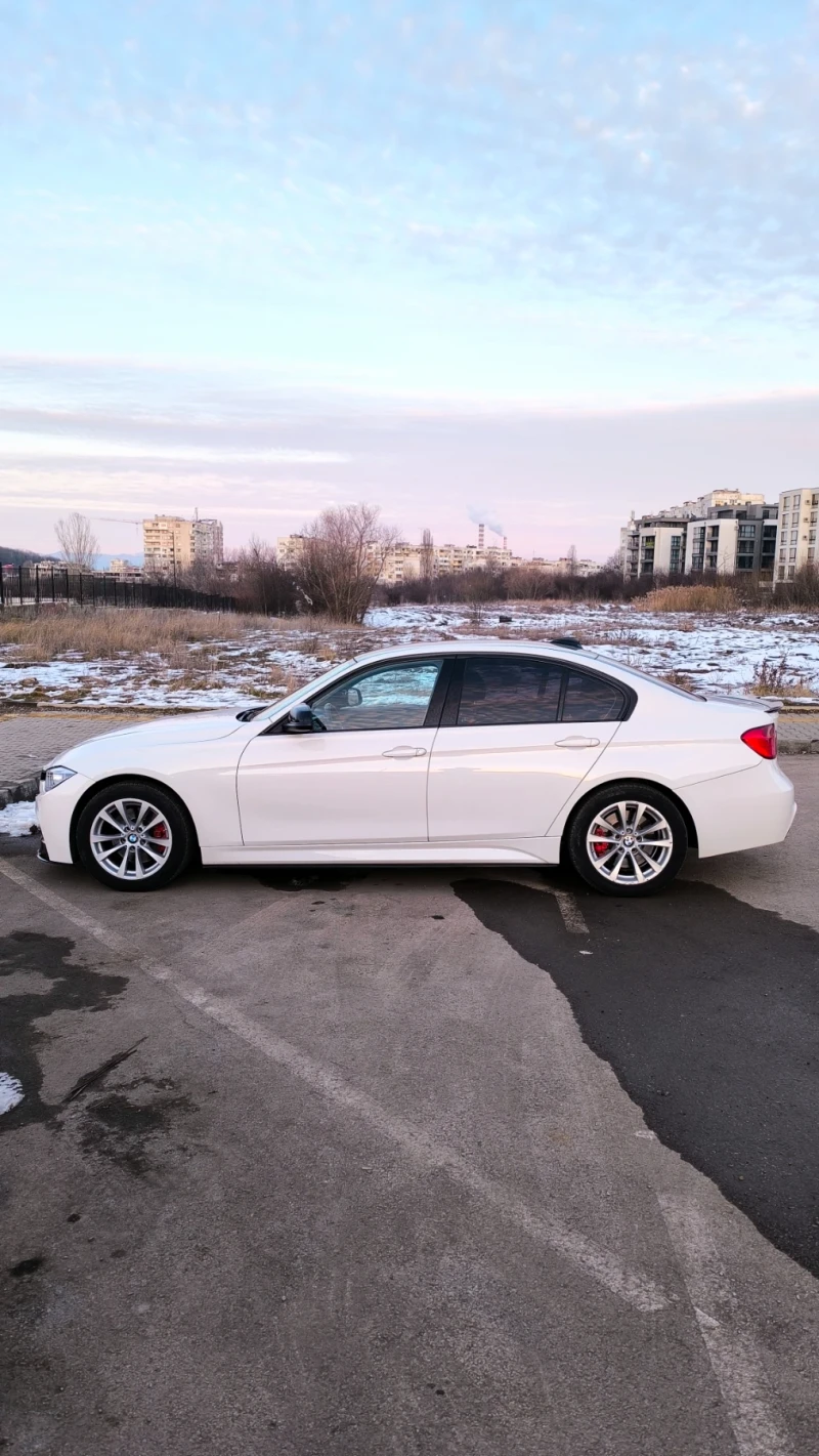 BMW 330 X Drive Full M Pack, снимка 9 - Автомобили и джипове - 49550845