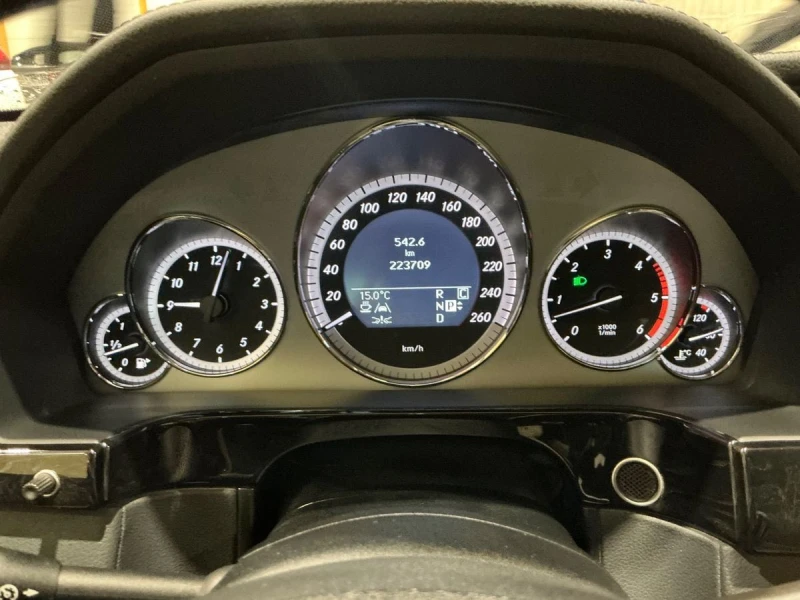 Mercedes-Benz E 350 CDI* Avantgarde* Подгрев* Обдухване* Дистроник* 4M, снимка 9 - Автомобили и джипове - 52397682