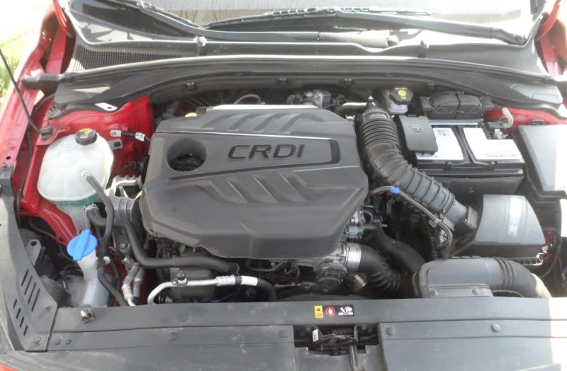 Hyundai I30 Fastback CRDi, снимка 6 - Автомобили и джипове - 52337794