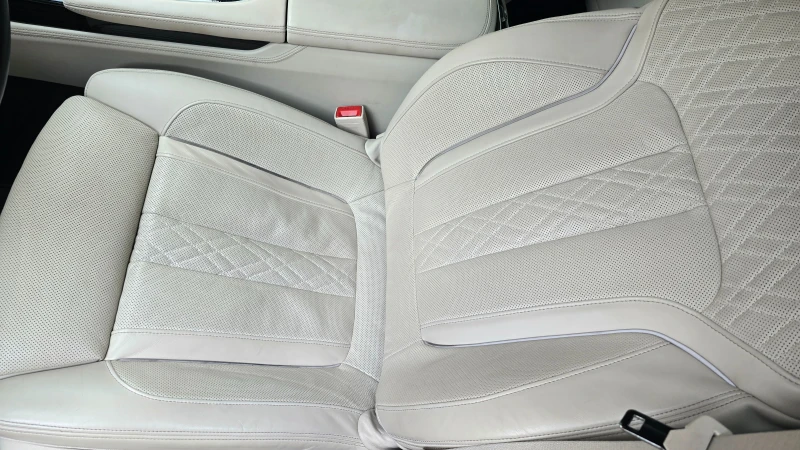 BMW 750 Li XDRIVE M-SPORT LONG ПАНОРАМА, снимка 11 - Автомобили и джипове - 52552853