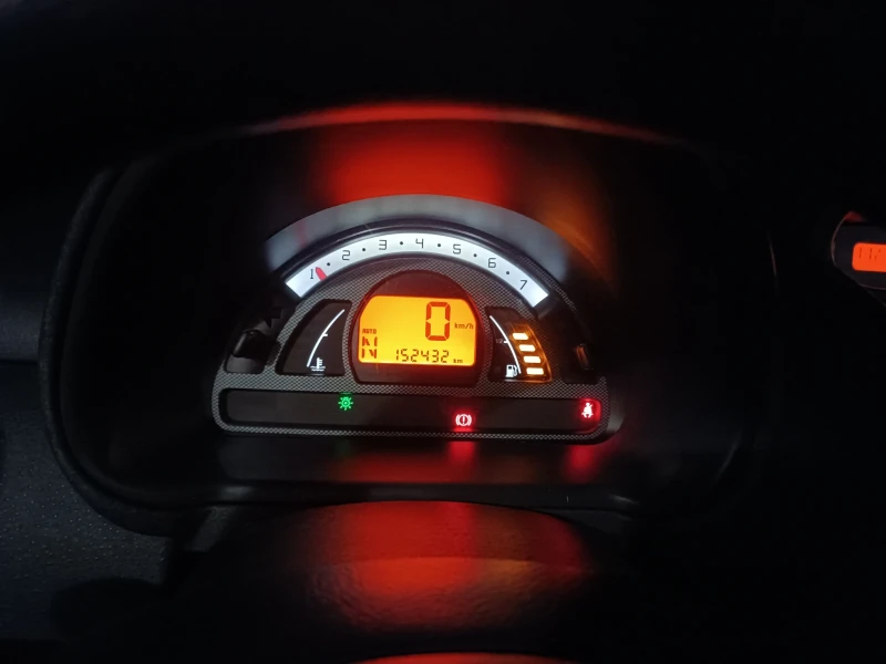 Citroen C2, снимка 8 - Автомобили и джипове - 52743799