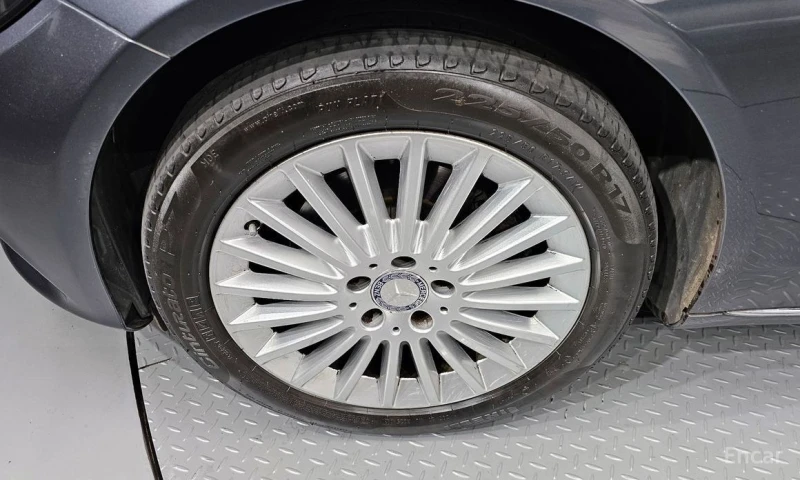 Mercedes-Benz C 220, снимка 5 - Автомобили и джипове - 52826157