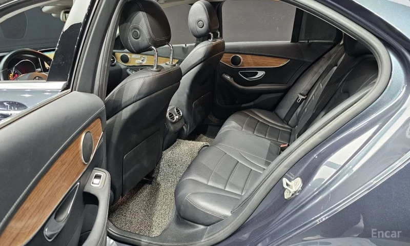 Mercedes-Benz C 220, снимка 12 - Автомобили и джипове - 52826157