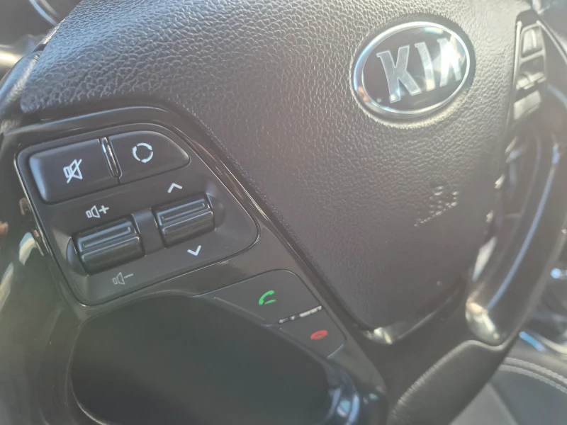 Kia Ceed 1.6 CRDI GT-line, снимка 13 - Автомобили и джипове - 53459575