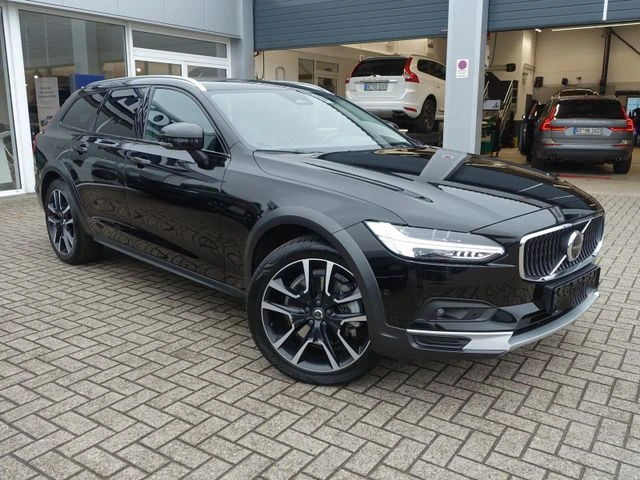 Volvo V90  Cross Country B4 D AWD - изображение 3