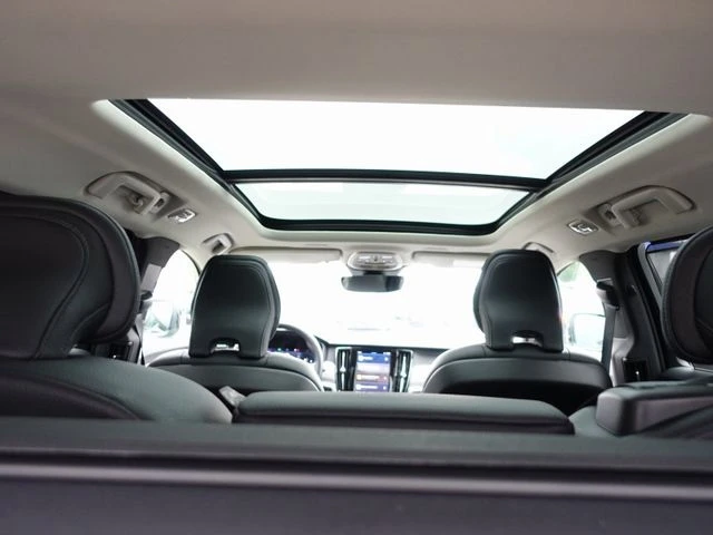 Volvo V90  Cross Country B4 D AWD - изображение 10