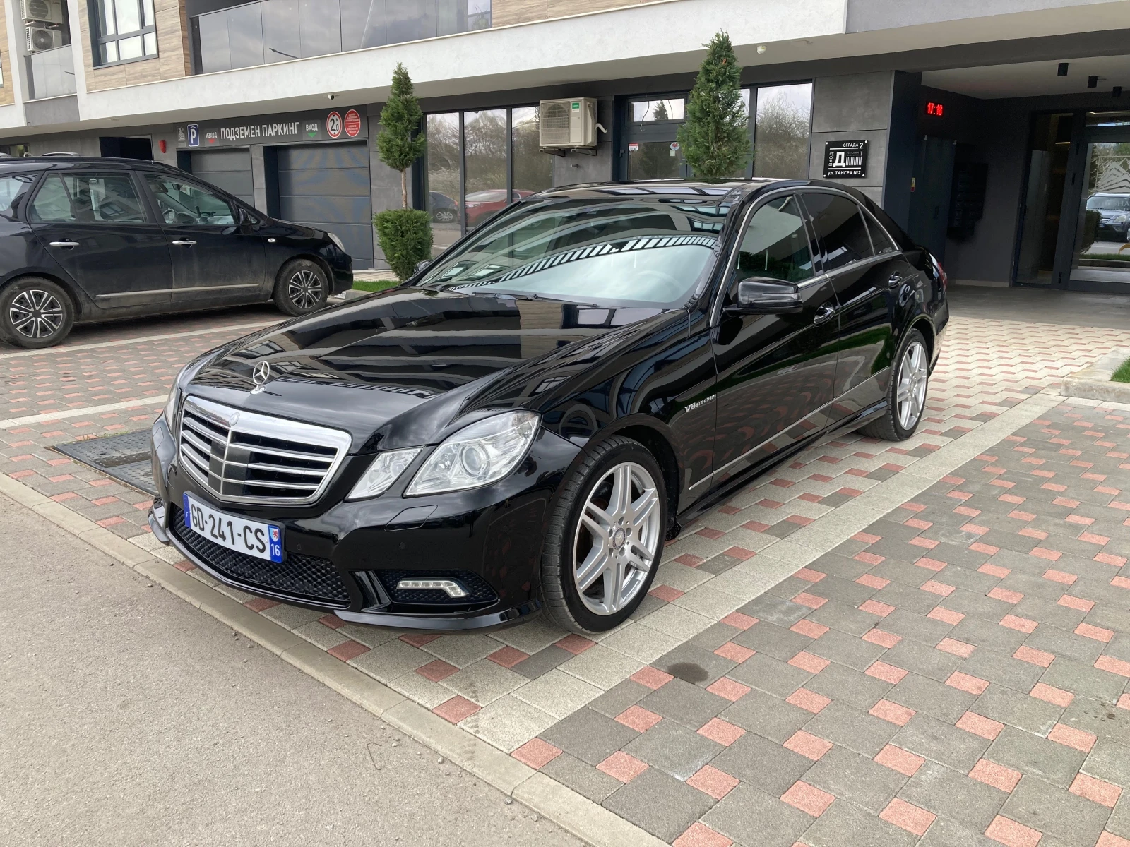 Mercedes-Benz E 500 AMG Optic, снимка 1