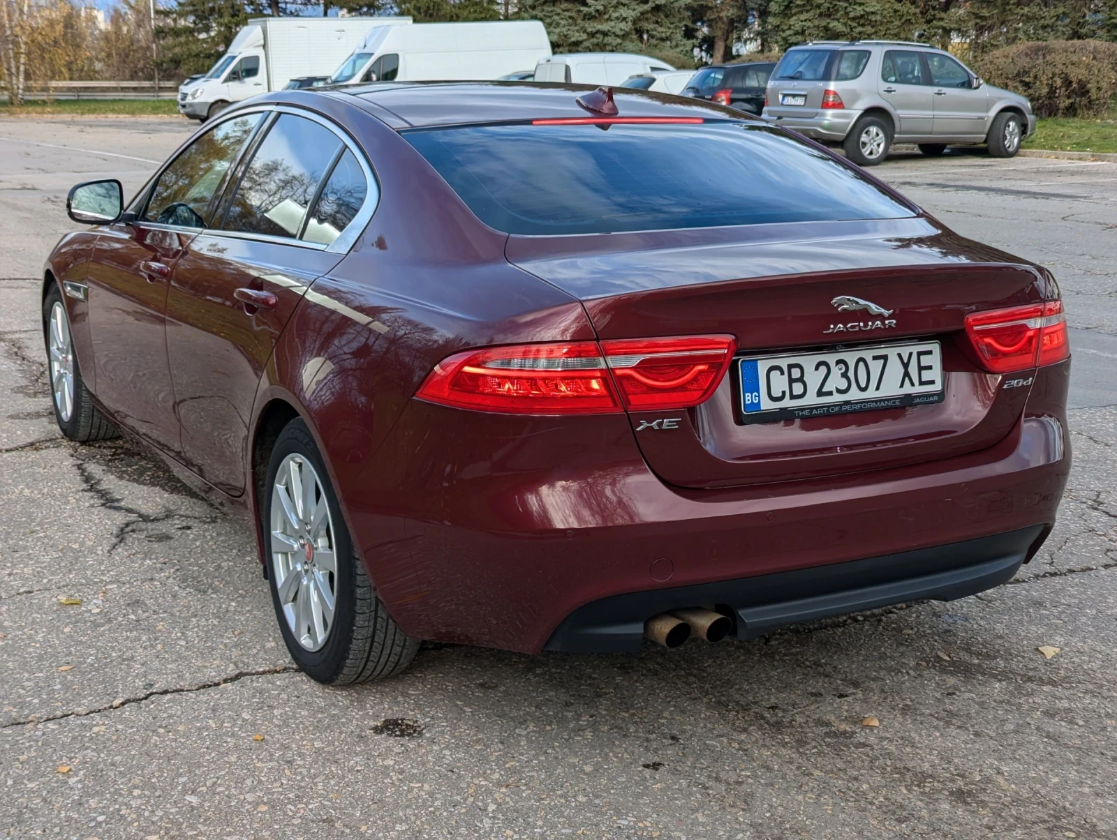 Jaguar XE 2.0D, 180к.с. - изображение 5