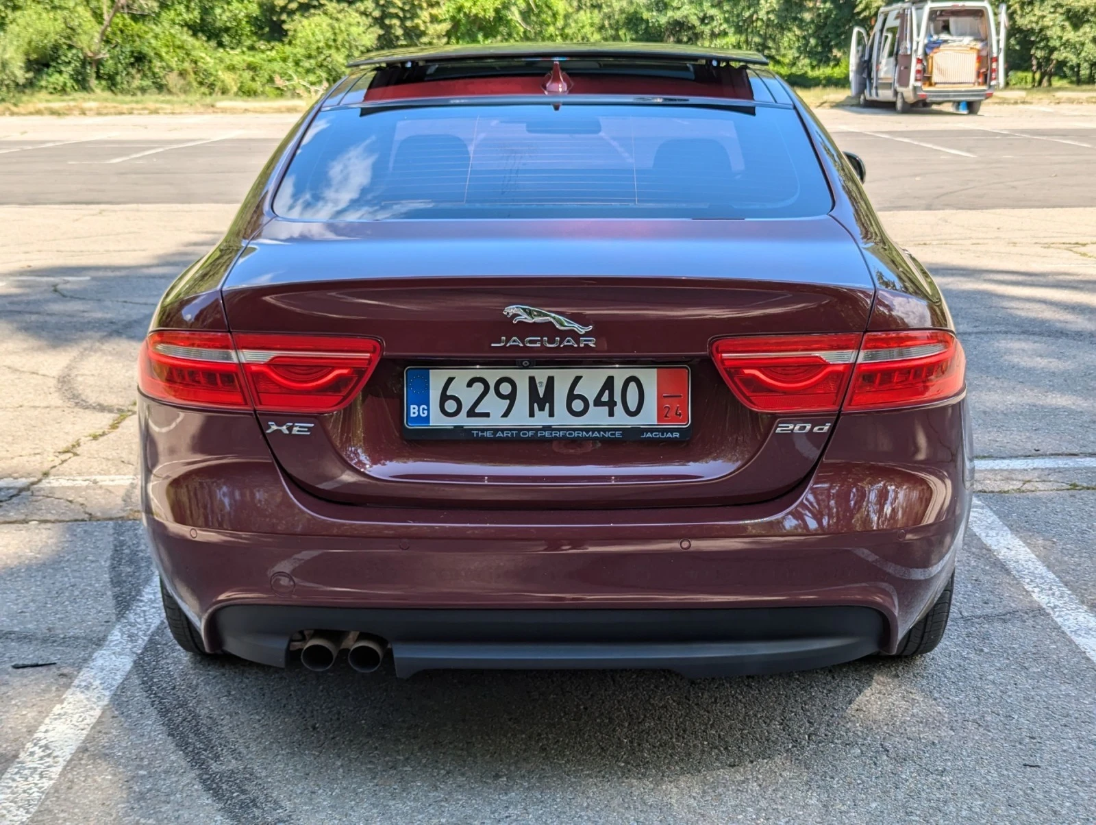 Jaguar XE 2.0D, 180к.с. - изображение 6