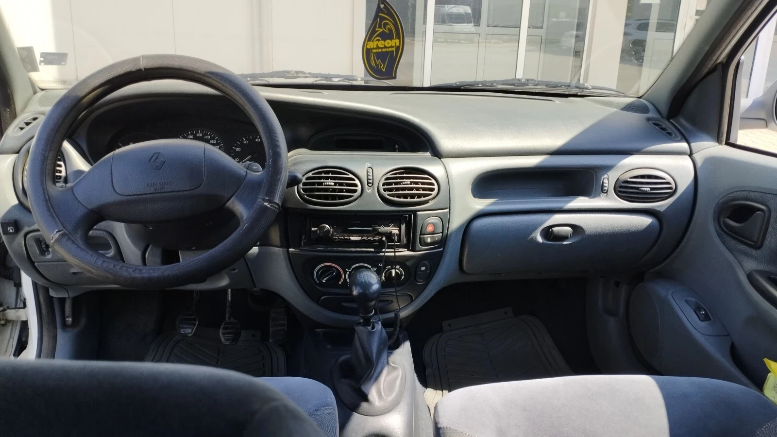 Renault Megane  - изображение 9