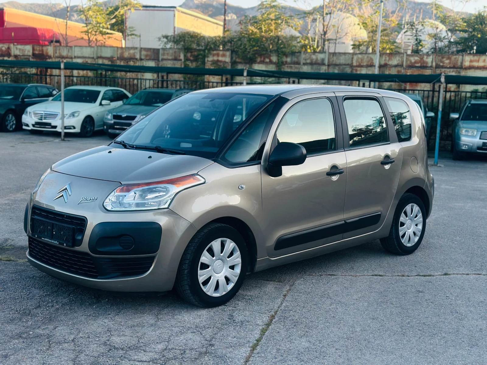 Citroen C3 Picasso 1.4I-95кс - изображение 2