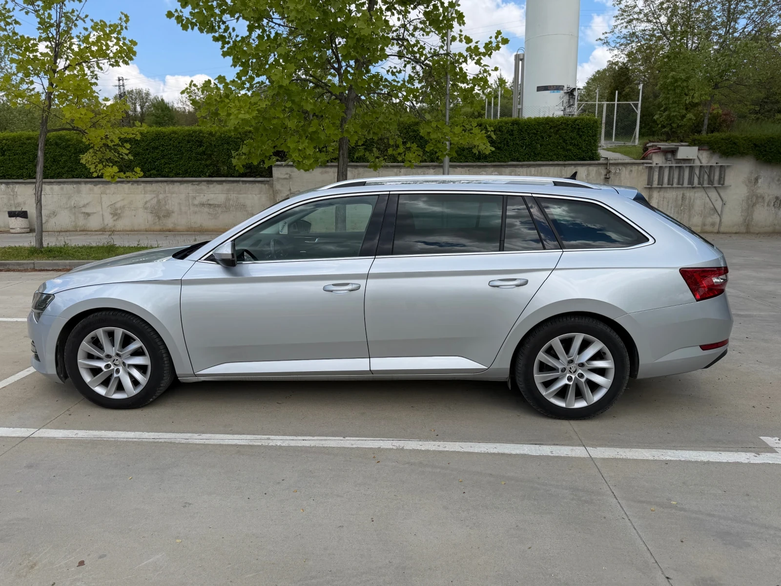 Skoda Superb 2021г. 200 кс 4х4 Digital Фейслифт, снимка 4 - Автомобили и джипове - 54419979