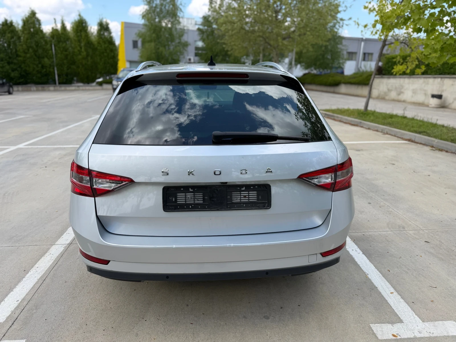 Skoda Superb 2021г. 200 кс 4х4 Digital Фейслифт, снимка 6 - Автомобили и джипове - 54419979