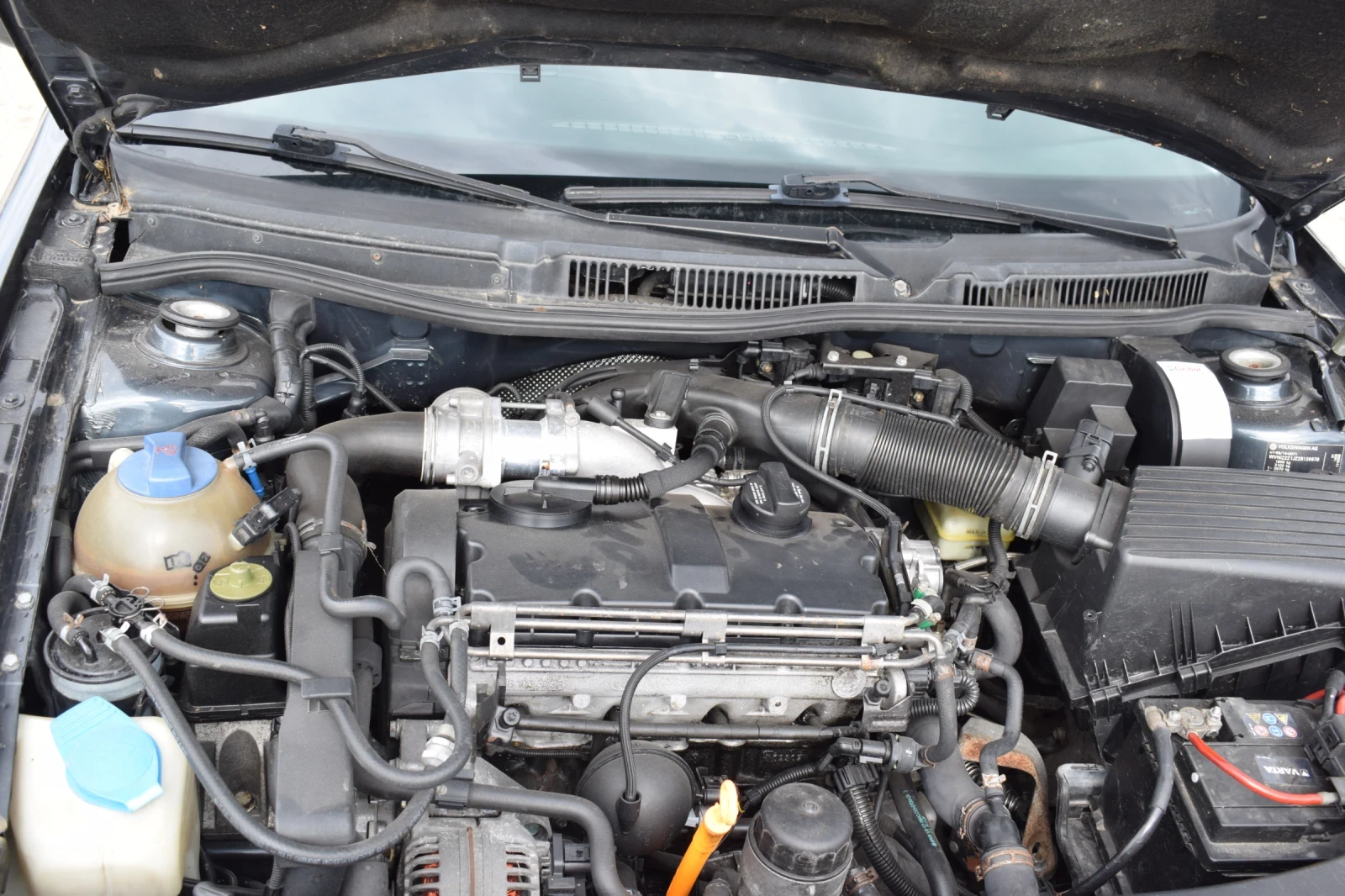 VW Golf 1.9 TDI , снимка 9 - Автомобили и джипове - 54402771