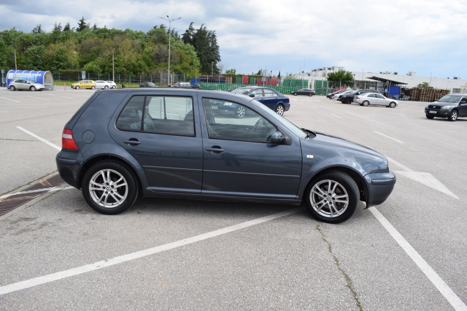 VW Golf 1.9 TDI , снимка 3 - Автомобили и джипове - 54402771