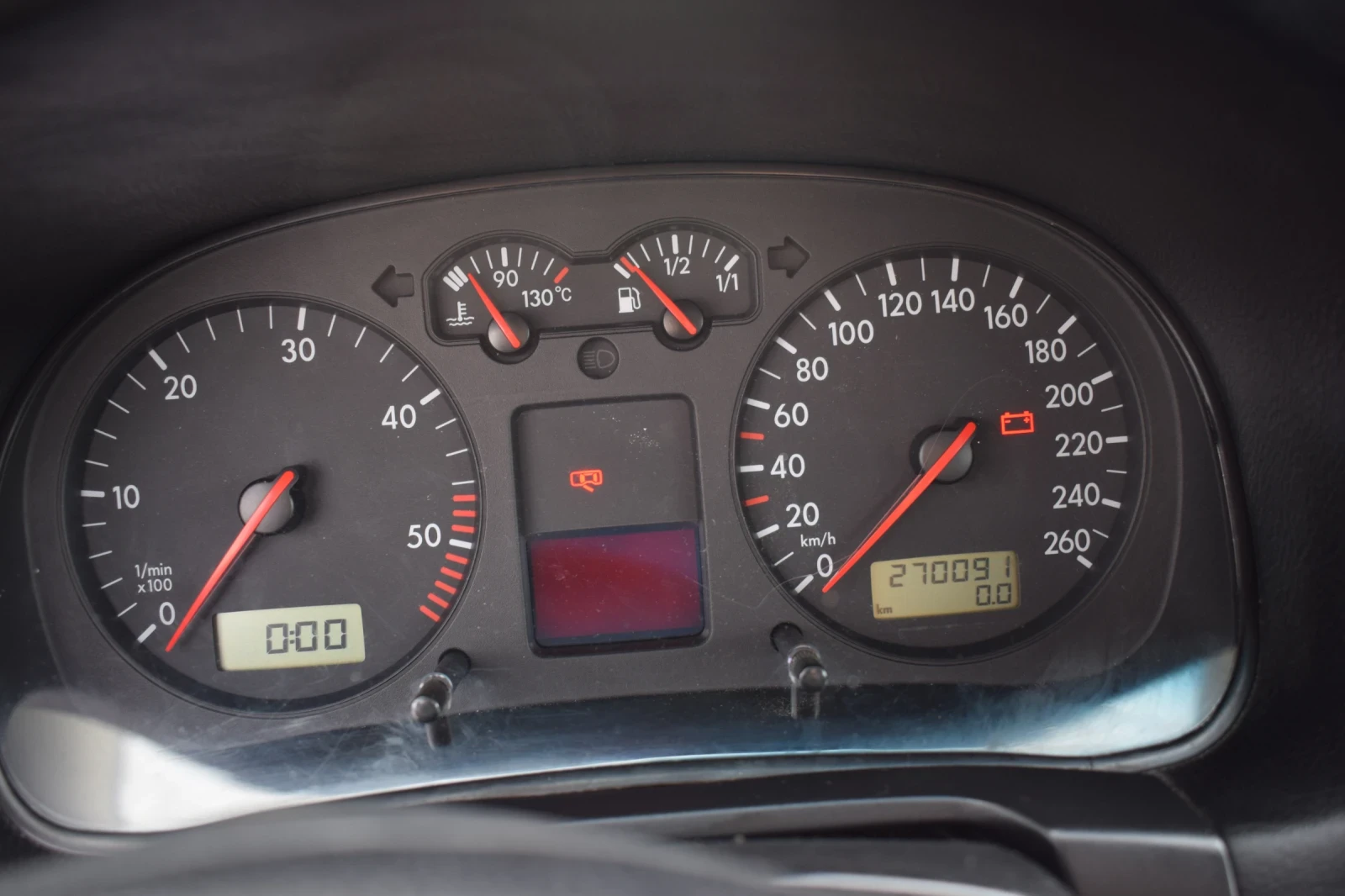 VW Golf 1.9 TDI , снимка 14 - Автомобили и джипове - 54402771