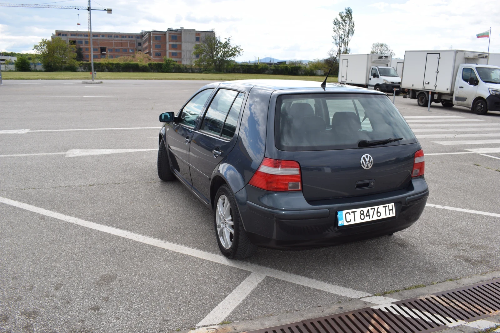 VW Golf 1.9 TDI , снимка 6 - Автомобили и джипове - 54402771