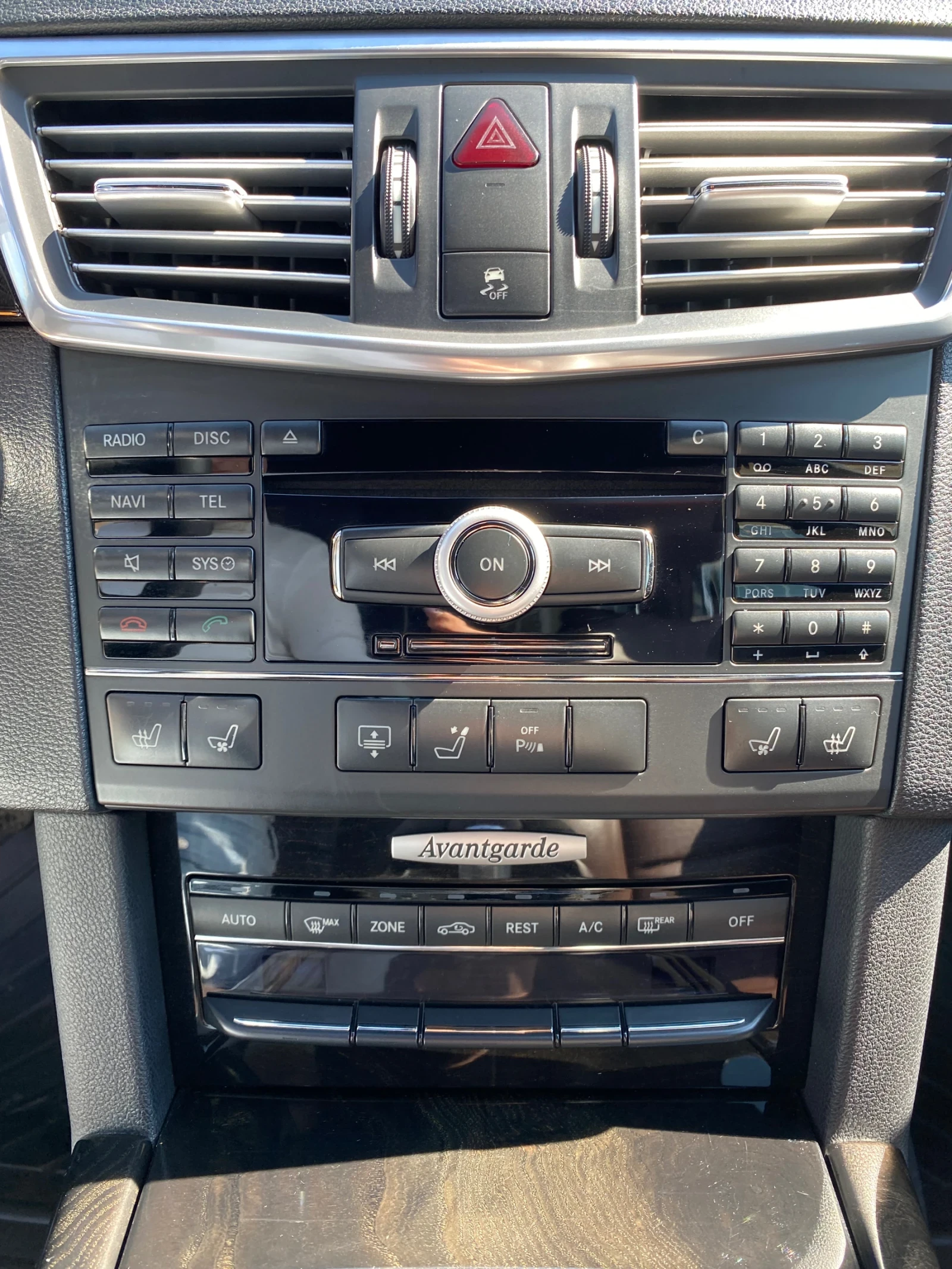Mercedes-Benz E 350 CDI BlueEfficiency 231hp, снимка 13 - Автомобили и джипове - 54692365