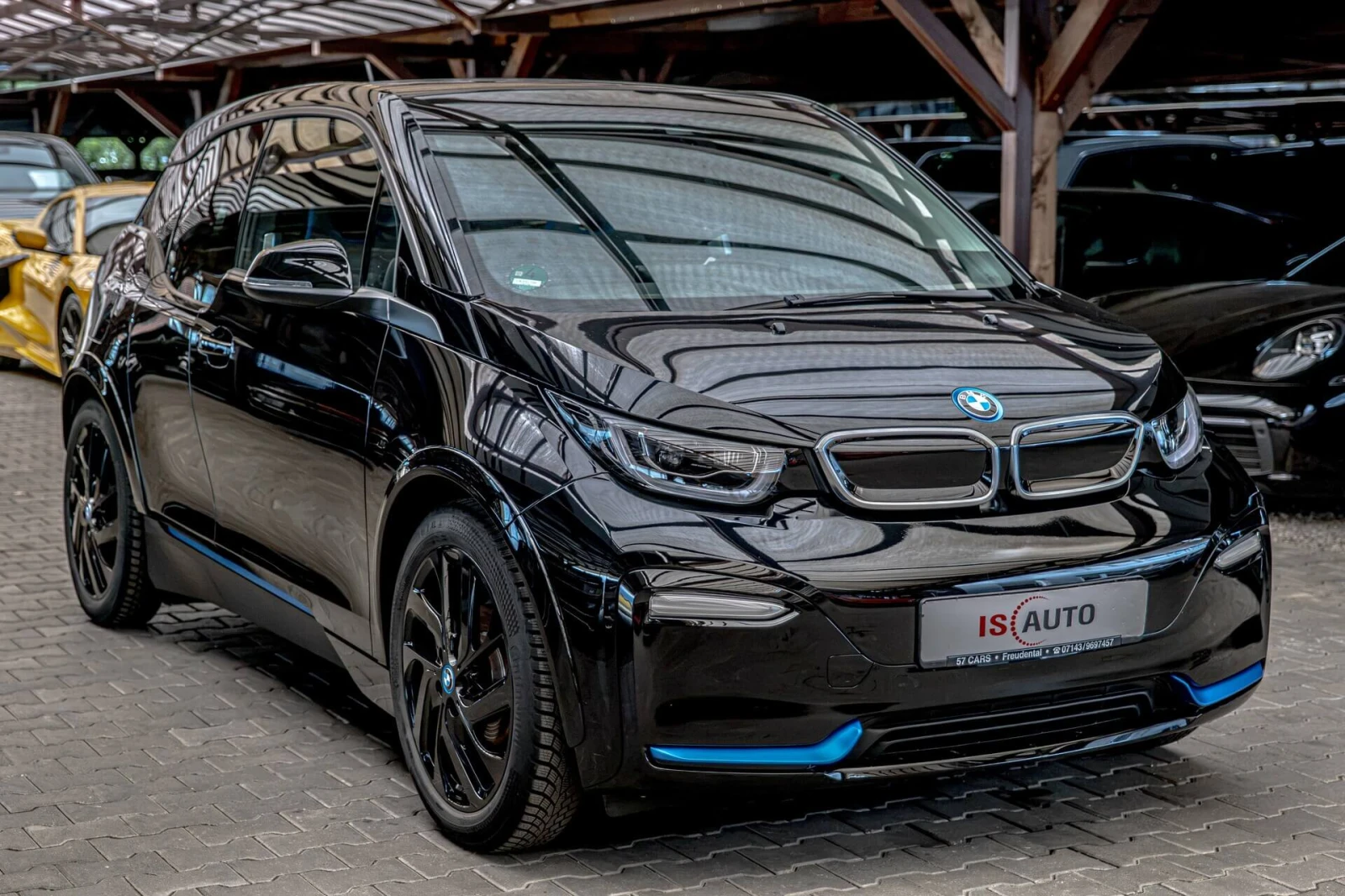 BMW i3 S/120аh/Камера/Подгрев/Lane Assist/Свободен достъп, снимка 2 - Автомобили и джипове - 55190584