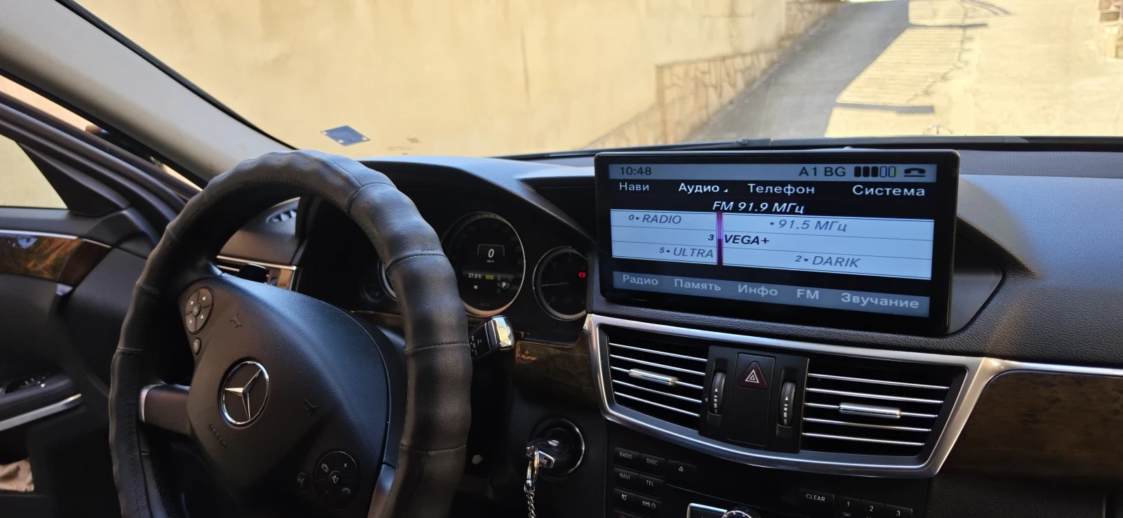 Mercedes-Benz E 220, снимка 3 - Автомобили и джипове - 55275247