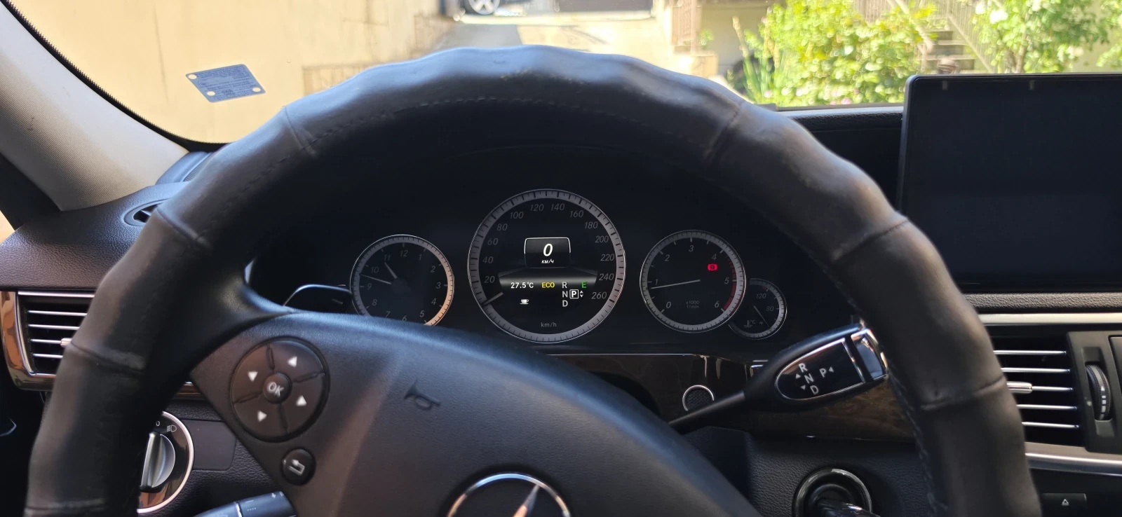 Mercedes-Benz E 220, снимка 5 - Автомобили и джипове - 55275247