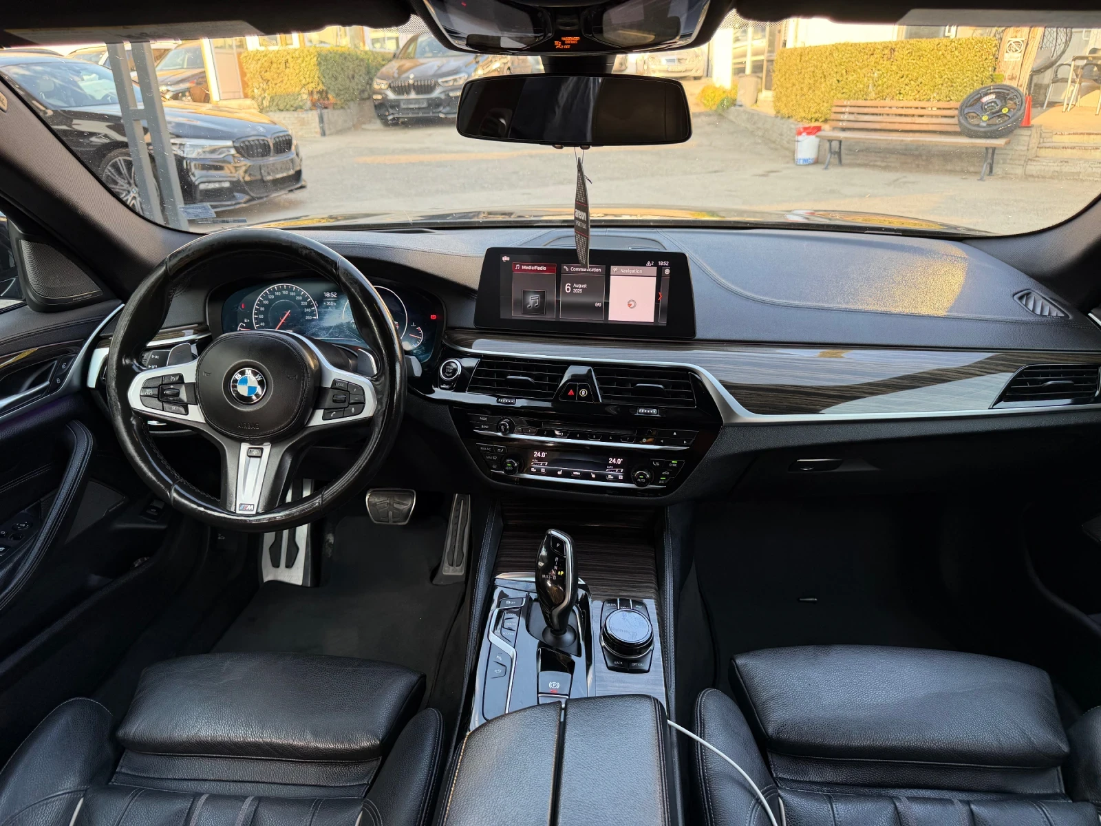 BMW 540 M-pack xDrive, снимка 12 - Автомобили и джипове - 55581454