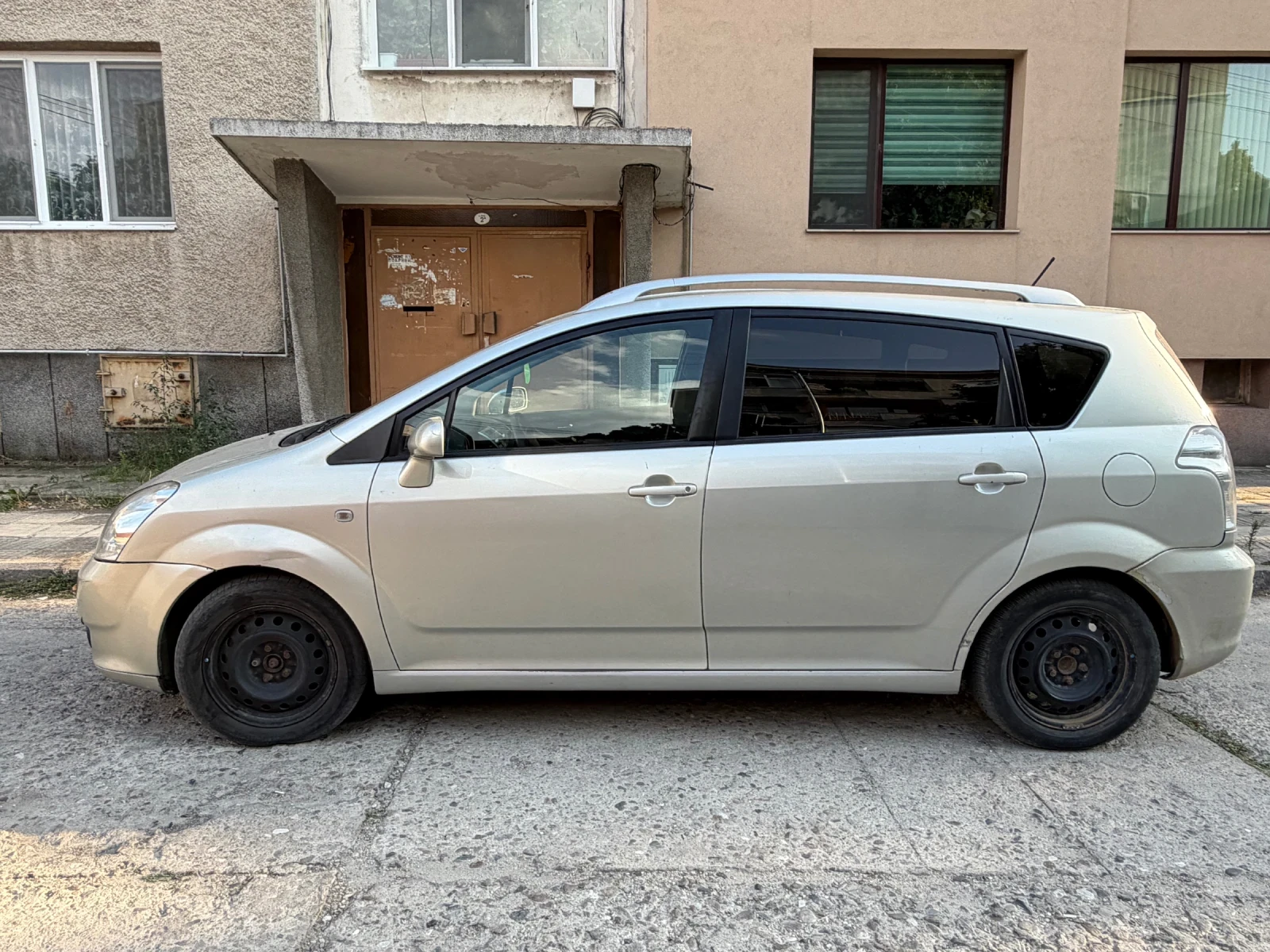 Toyota Corolla verso, снимка 2 - Автомобили и джипове - 55805697