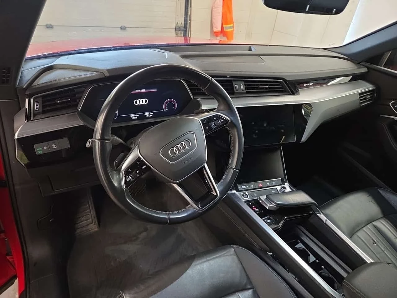 Audi Q8 e-tron Sportback QUATTRO * ГЛАВНО ПРЕДСТАВИТЕЛСТВО, снимка 9 - Автомобили и джипове - 56660174