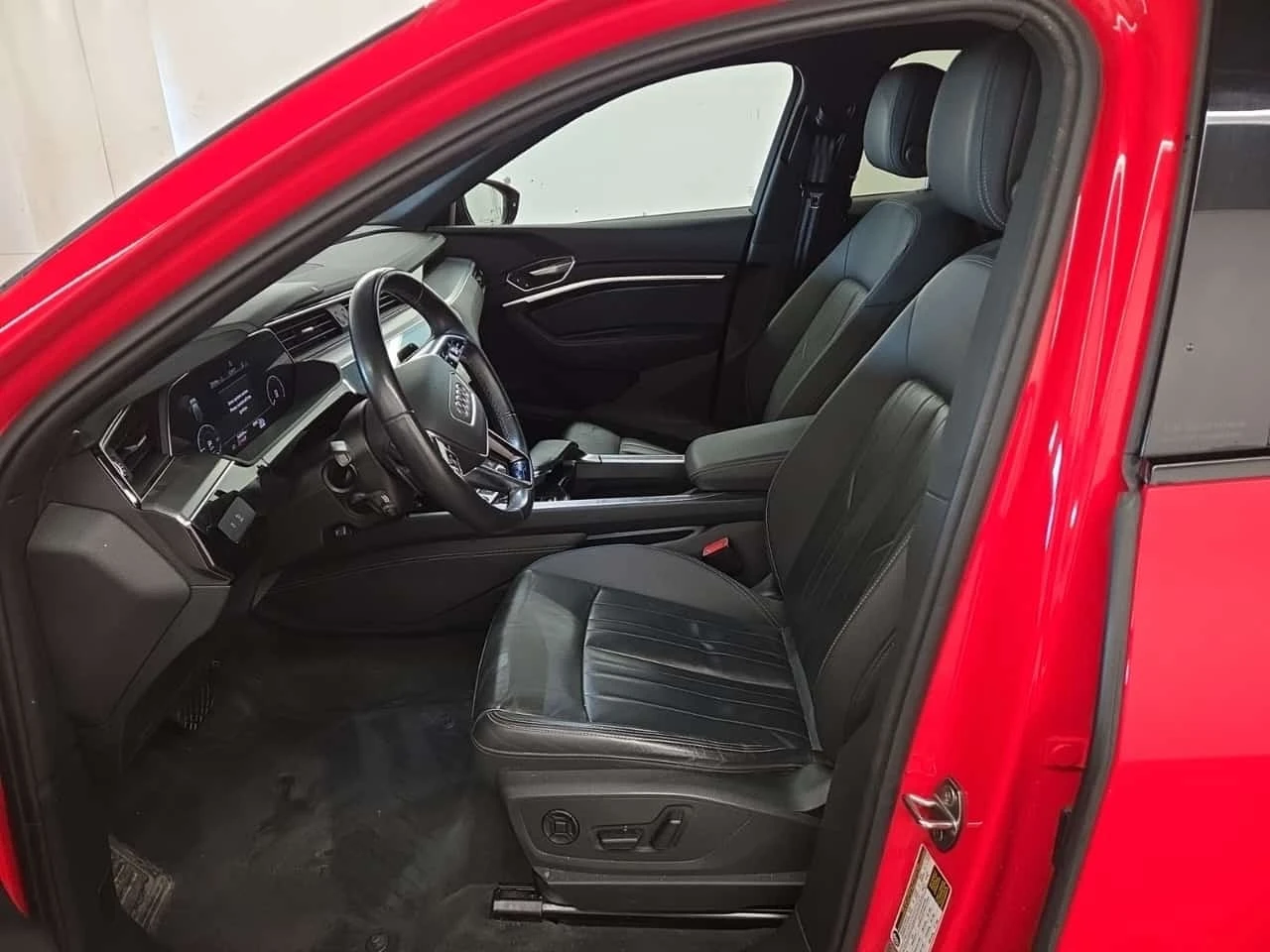 Audi Q8 e-tron Sportback QUATTRO * ГЛАВНО ПРЕДСТАВИТЕЛСТВО, снимка 8 - Автомобили и джипове - 56660174