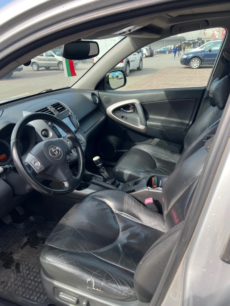 Toyota Rav4, снимка 6 - Автомобили и джипове - 48007605