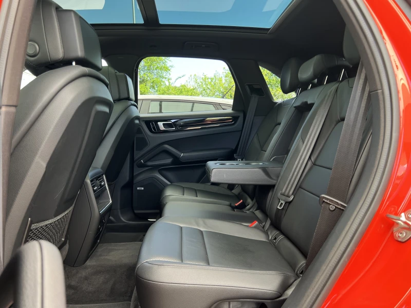 Porsche Cayenne V6/ SPORT DESIGN/ BOSE/ PANORAMA/ LED/ CAMERA/ 22/, снимка 16 - Автомобили и джипове - 50031147