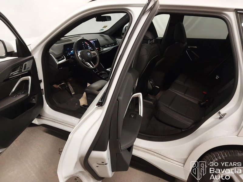 BMW iX1 30 xDrive M Sport Paket, снимка 5 - Автомобили и джипове - 53381985