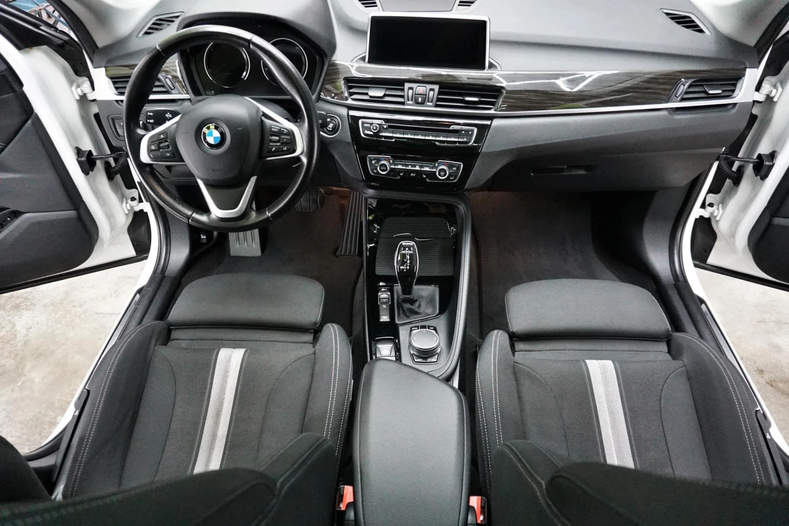 BMW X1 XDrive 18d - изображение 8